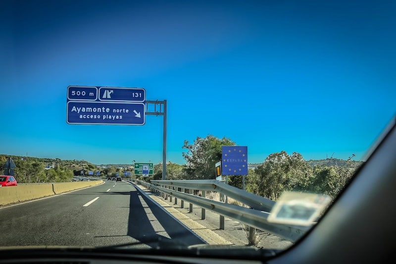 If you look really closely, you can see the sign that indicates we've entered Spain