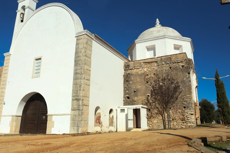 The church marking the end of Loulé town