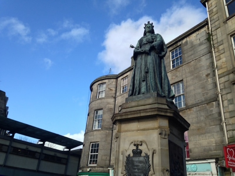This is a statue of Queen Victoria, and thus really has no relevance to this discussion