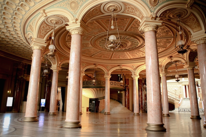 Exterior Shot Romanian Athenaeum Bucharest Lobby