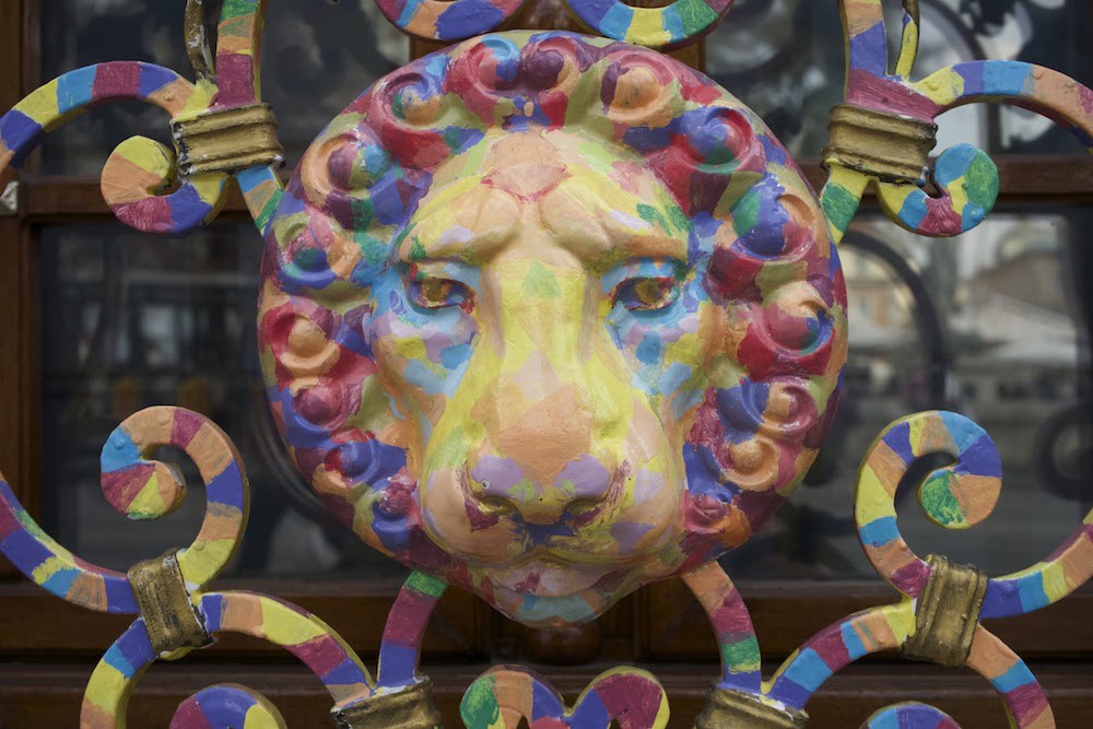 Rainbow lion in lviv city guide