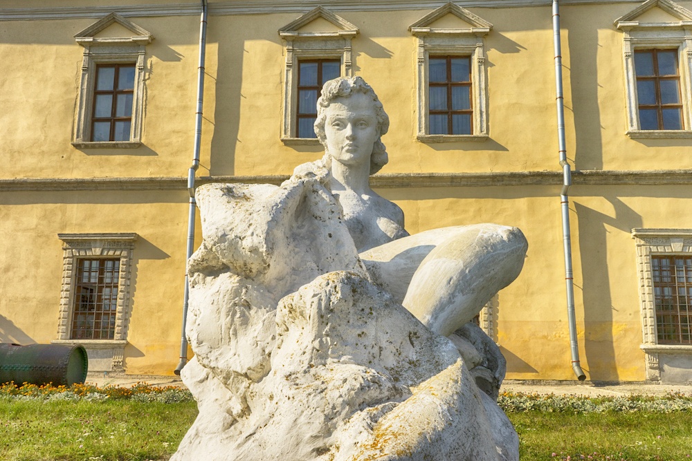 Zolochiv Castle Lviv Ukraine Statue