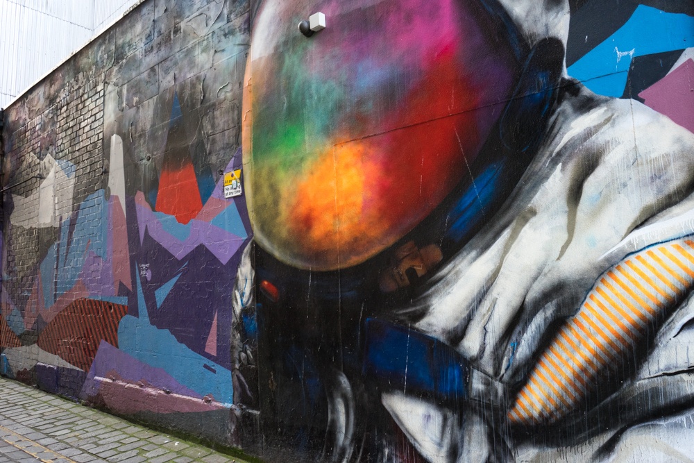 glasgow mural trail space man