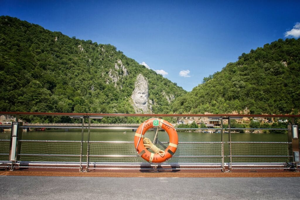 Passing the rock sculpture of Decebalus on the Viking Lif