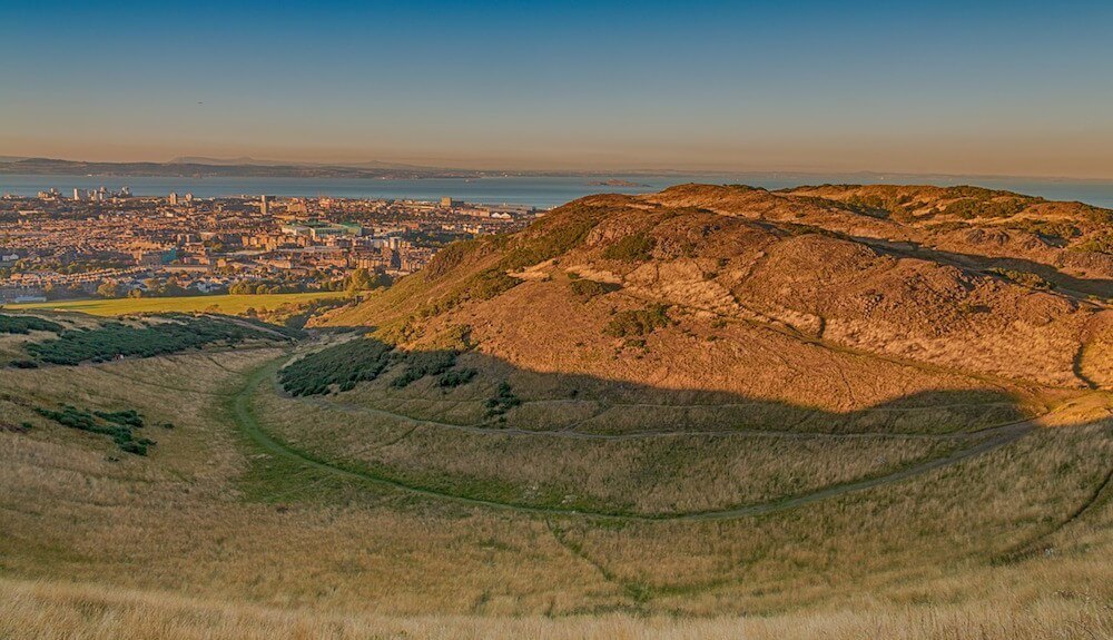 view from arthurs seat edinburgh