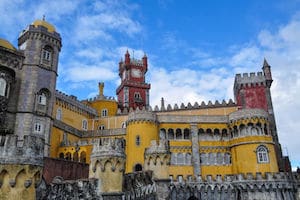 where to stay in Lisbon sintra day trip