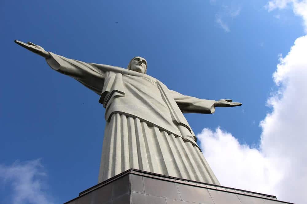 How to visit the christ the redeemer statue in Rio de Janeiro