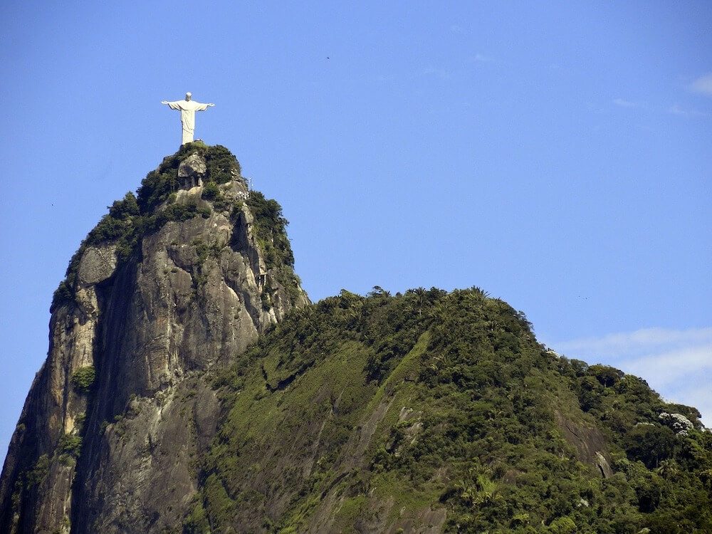 How to visit the christ the redeemer statue in Rio de Janeiro