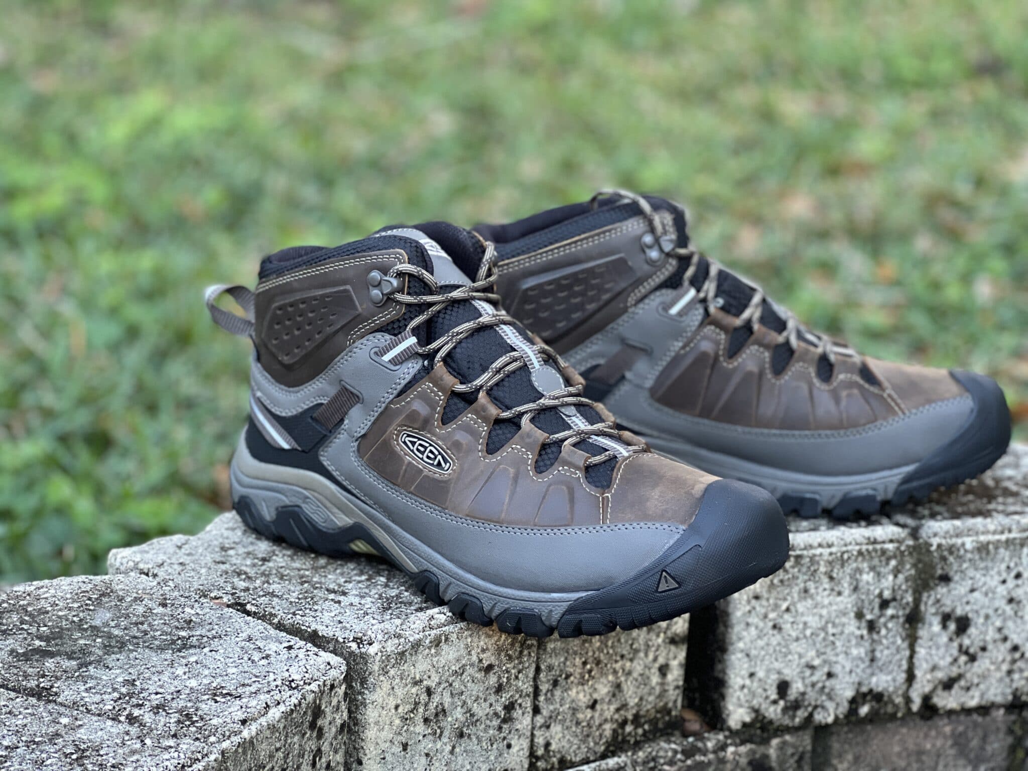 mens keen hiking boots