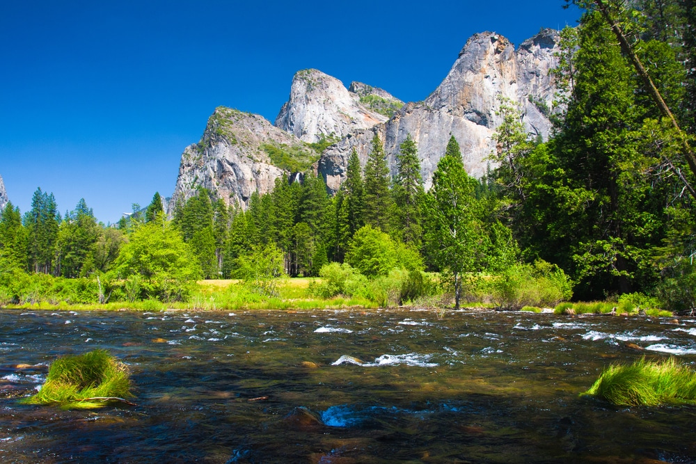 ridal Veil Waterfalls in Yosemite National Park, California