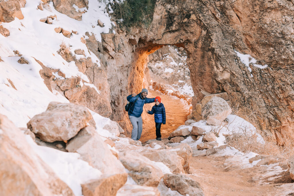 family hiking Bright Angel Trail