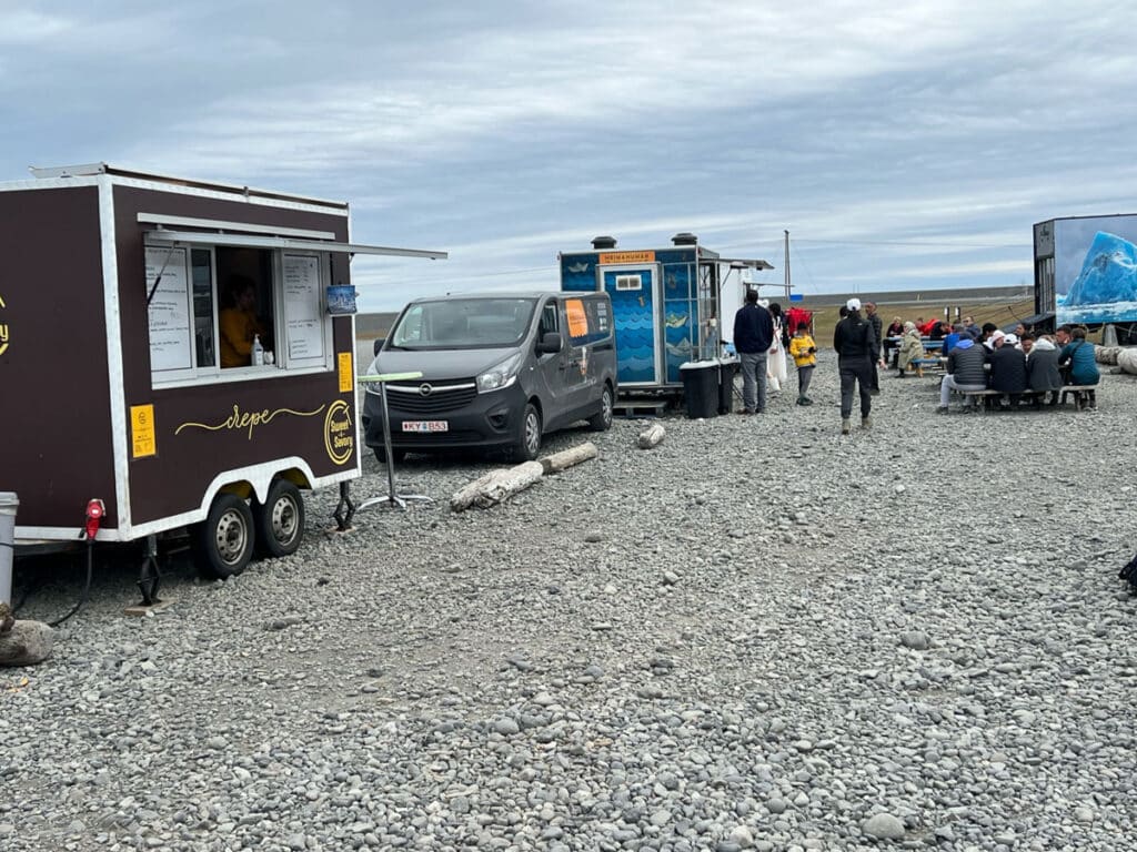 food trucks at Jokulsarlon Glacier Lagoon