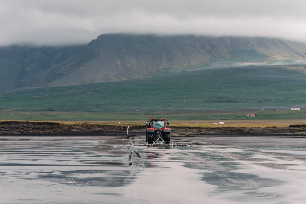 tractor ride to Ingolfshofdi in Iceland