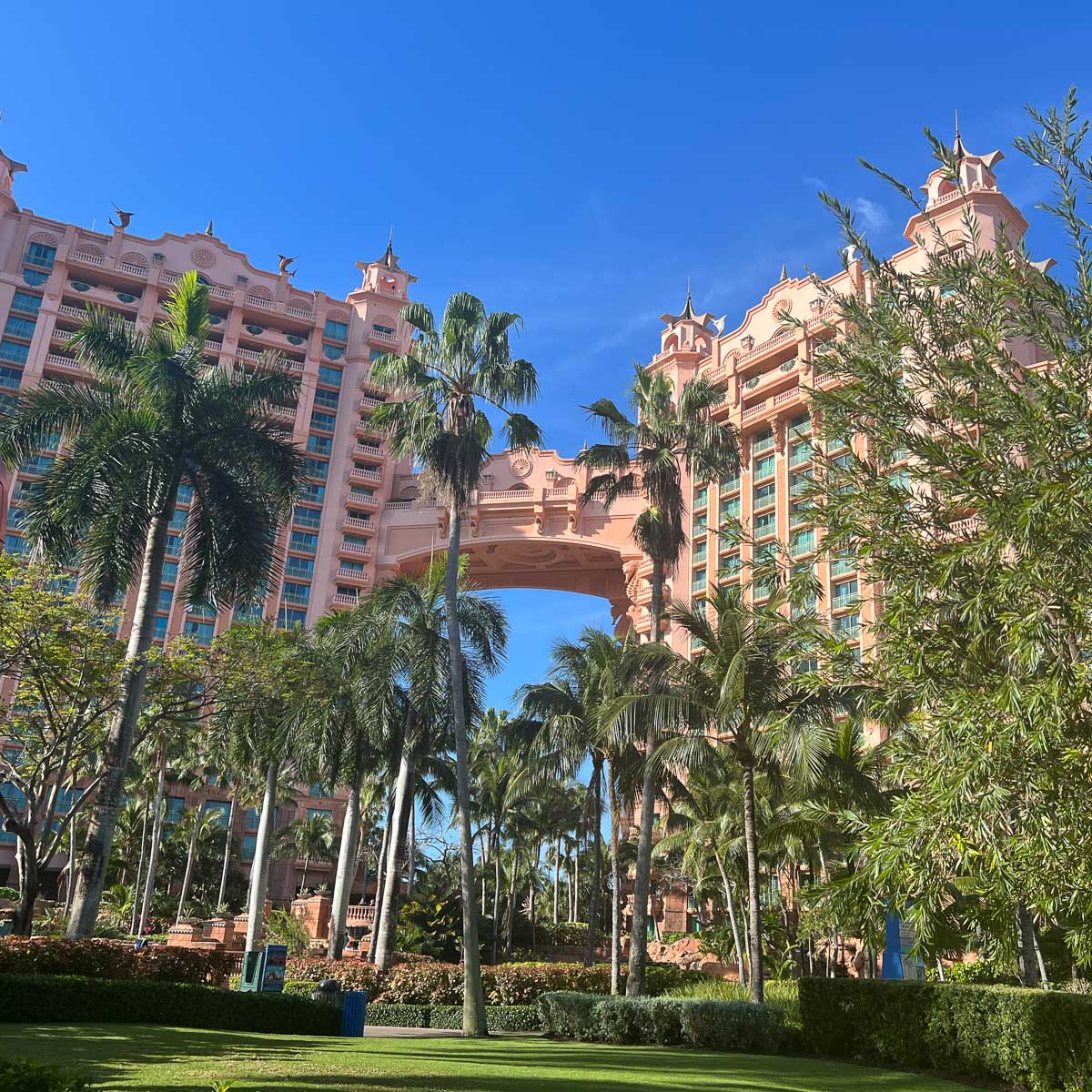 Why you must visit Atlantis Paradise Island in Nassau Bahamas