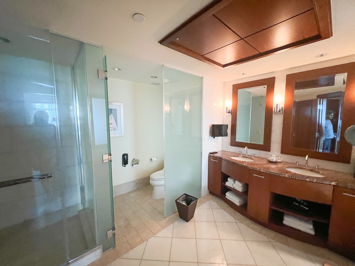 bathroom in the reef atlantis hotel