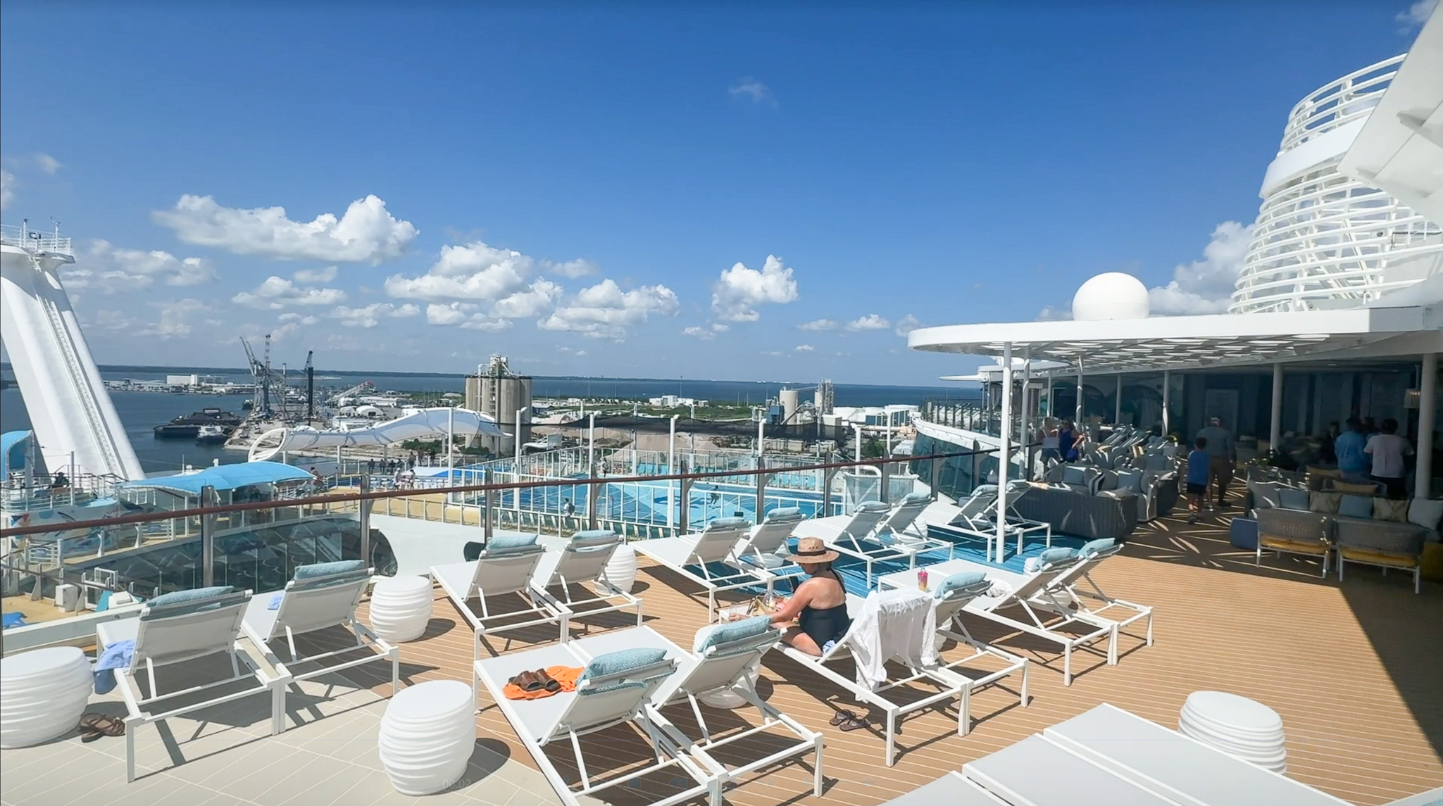 suite sun deck on Utopia of the Seas