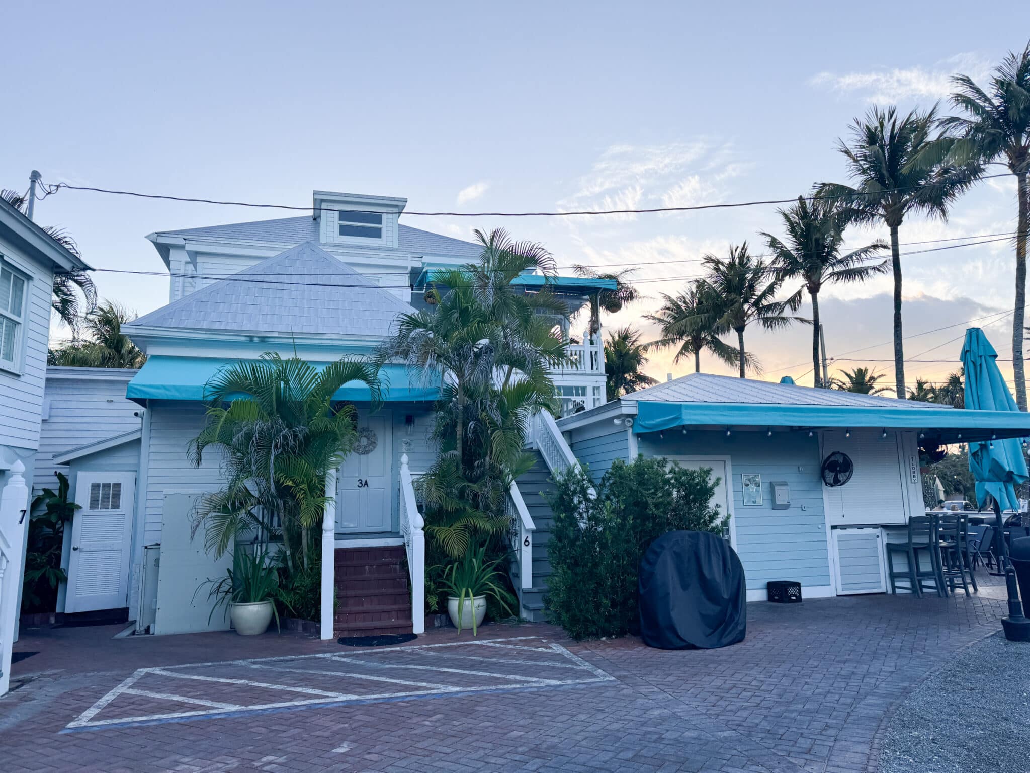 Entrance to rooms 3 and 6 at Southernmost Point Guest House