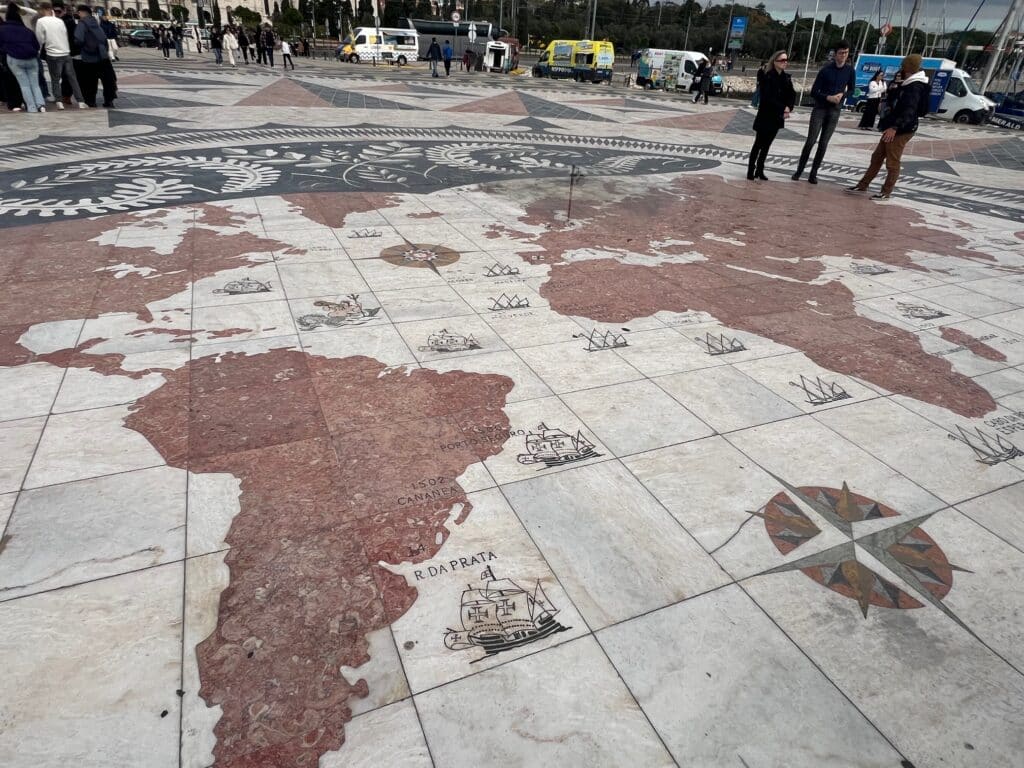 Monument_to_Discoveries Padrão dos Descobrimentos