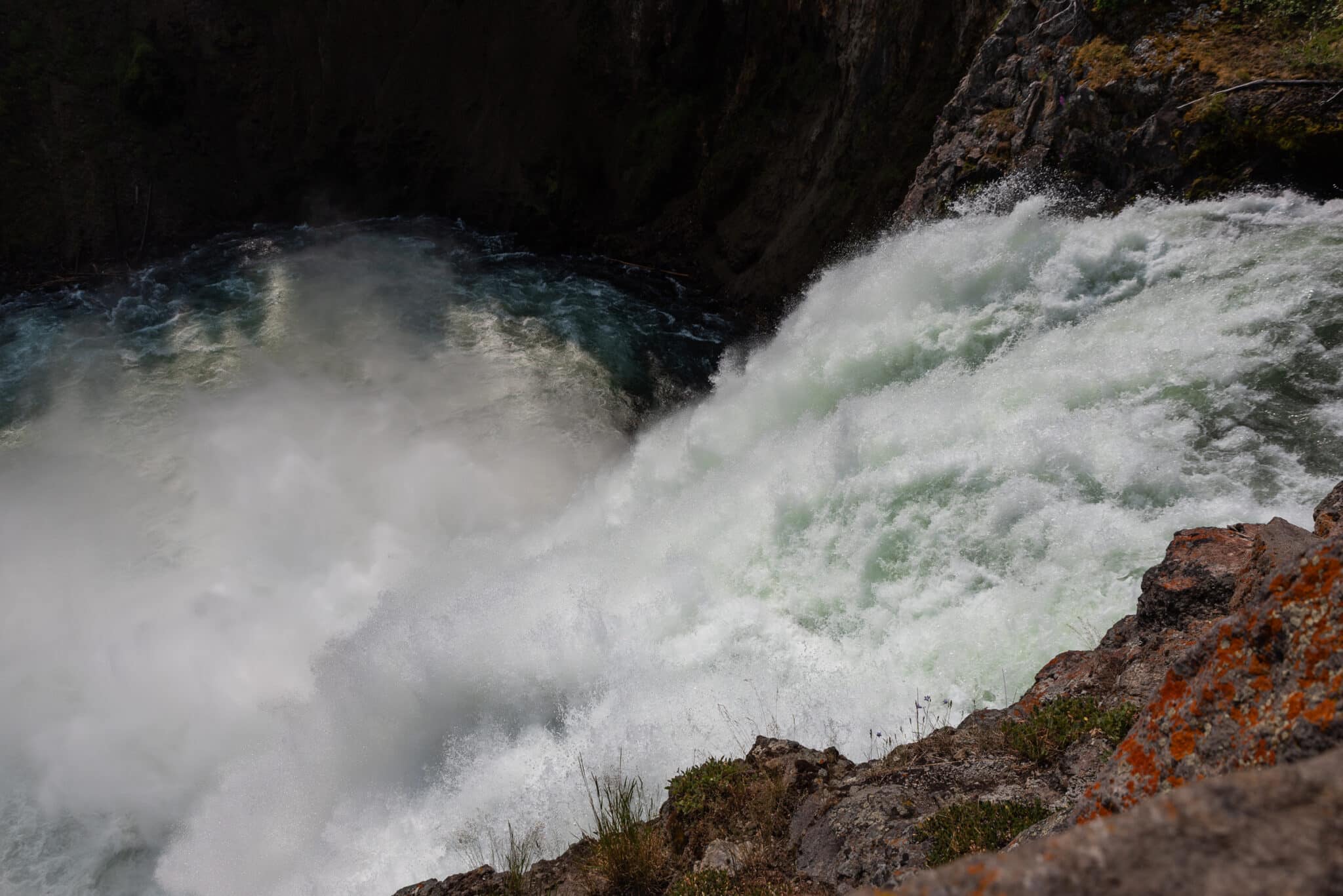 closeup of the water rushing over the Brink of the Upper Falls