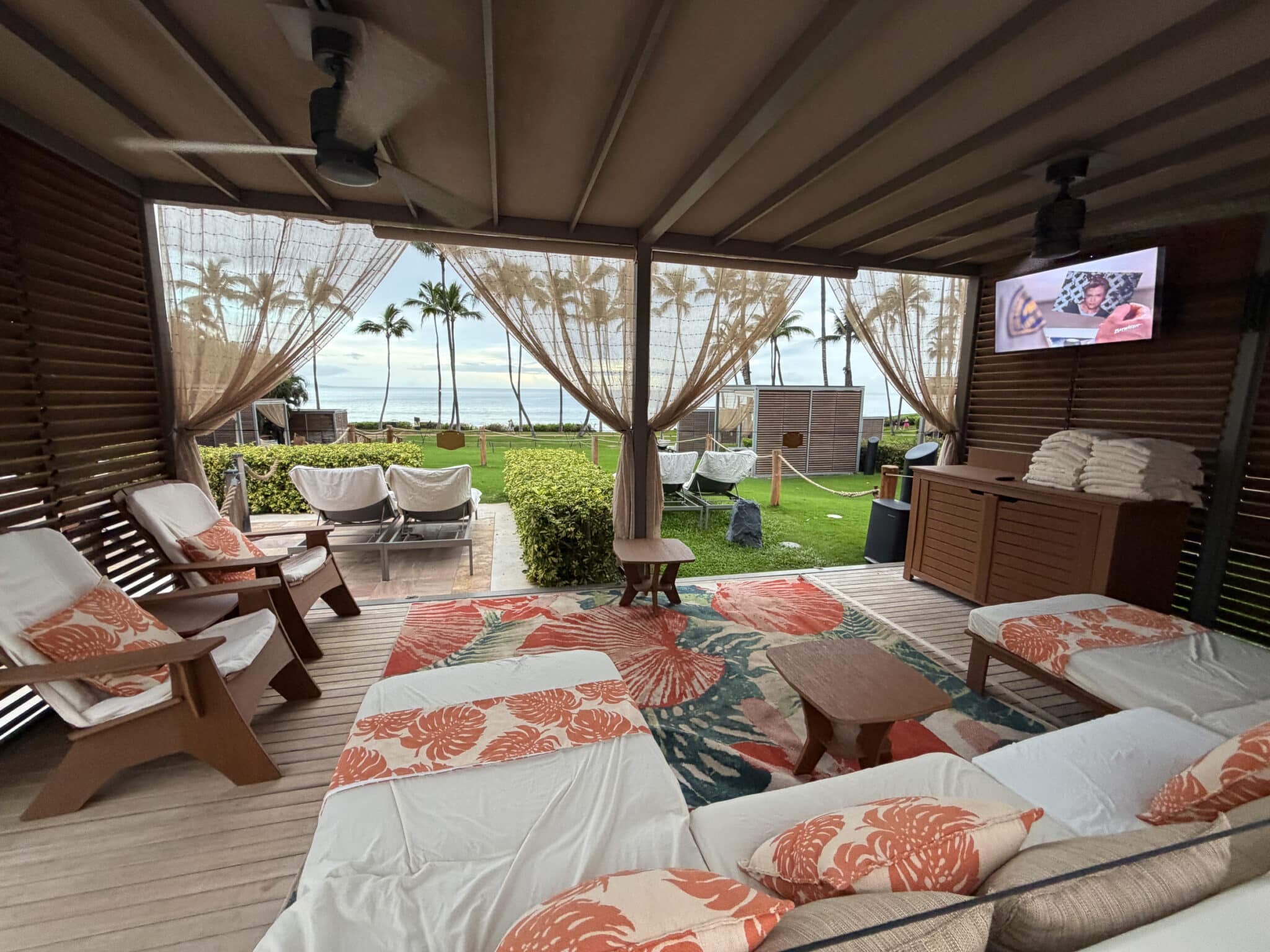 extra large cabana at grand wailea